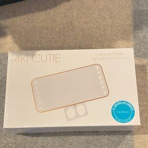 RIKI CUTIE Lighted Beauty Mirror Rose Gold